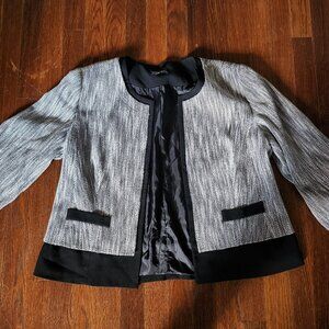 Black/White Ladies Blazer